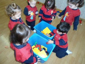 Nosaltres som ordenats! Primer juguem i després recollim