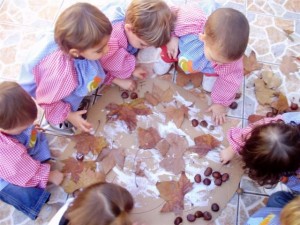 Fem un mural amb castanyes